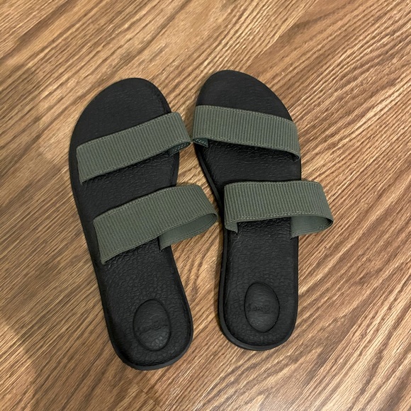Sanuk Shoes - Sanuk Sandals